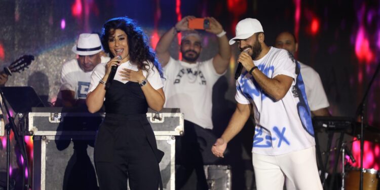 أيتن عامر توجه رسالة إلى تامر حسني