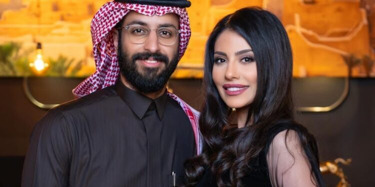 إلهام علي تحتفل بعيد زواجها من خالد صقر