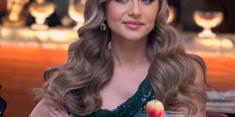 نيللي كريم تعلن خبر طلاقها