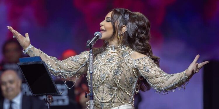 أحلام تحتفل بعيد زواجها بحبّ