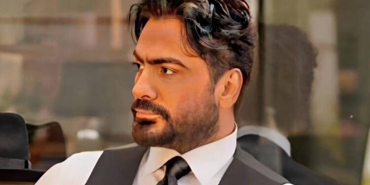 تامر حسني يساند مدير “روتانا” بأزمته الصحية