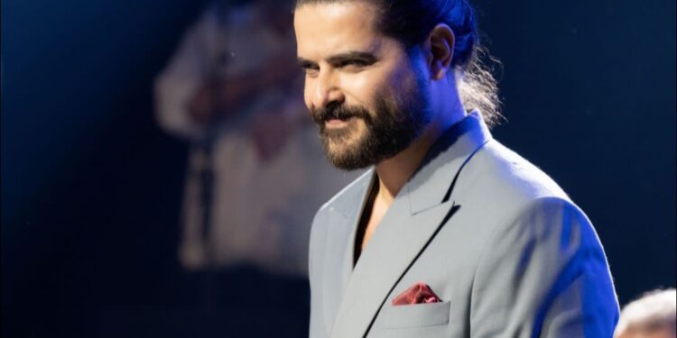 ناصيف زيتون: “لبنان بلدي التاني وأنا صهرها “