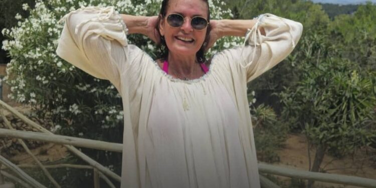 يسرا تنفي خبر اعتزالها الفن