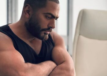 تامر حسني يفاجئ عروس تونسية