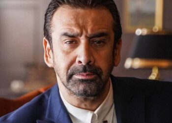 كريم عبد العزيز يحصد جائزة جديدة