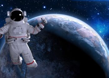 رائدا فضاء عالقان خارج الأرض حتى 2025