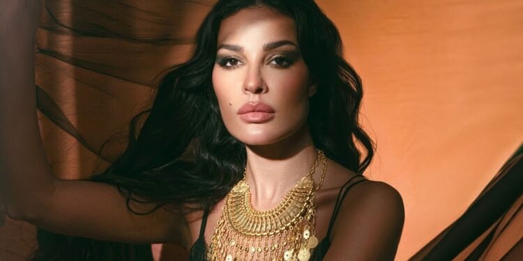 نادين نجيم تسخر من مُتابع أراد تجاهل شهرتها