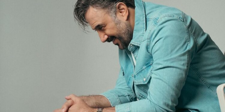 قصي خولي يتراجع عن رسالة وجهها للجمهور