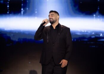 النجم آدم يؤجل حفله في قطر بسبب أوضاع لبنان
