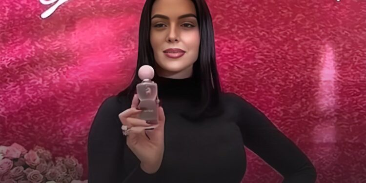 جورجينا رودريغز تطلق عطرها الجديد بحفل جمع المشاهير