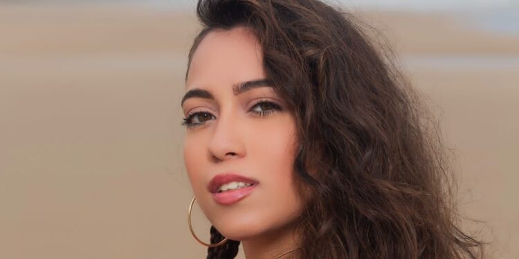 إيفا ماضي تطلق أغنيتها الخليجية “يا حبيبي”