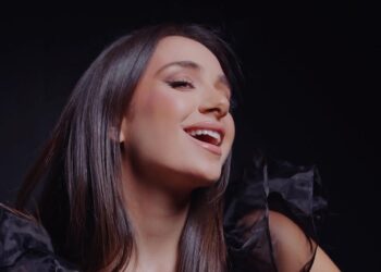 كأنها بالعة فيروز.. كارلا شمعون تثير الجدل!