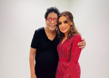 أنغام لـ محمد منير “فخورة بالغناء معك”