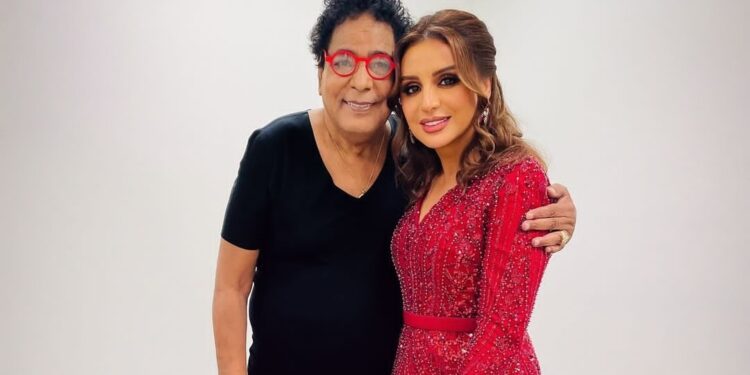 أنغام لـ محمد منير “فخورة بالغناء معك”