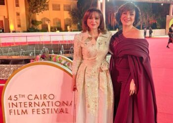 إلهام شاهين تبارك لسلاف فواخرجي