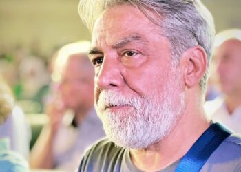 أيمن رضا غاضب بسبب “قلة الأدب