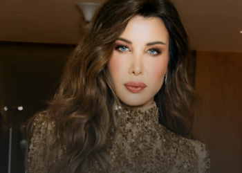 نانسي عجرم توقّع ورقة الطلاق