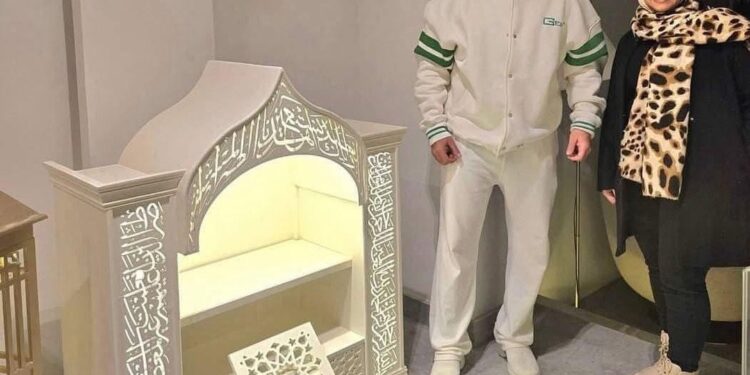 الردّ الأول من تامر حسني على طليقته