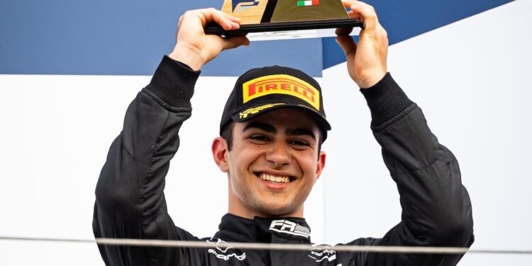 علم الإمارات يرفرف على حلبة ميزانو العالمية