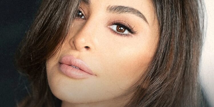 إليسا تتعرض للتنمر بسبب شكلها