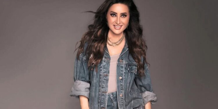 لطيفة تطلب مساعدة من جماهيرها..