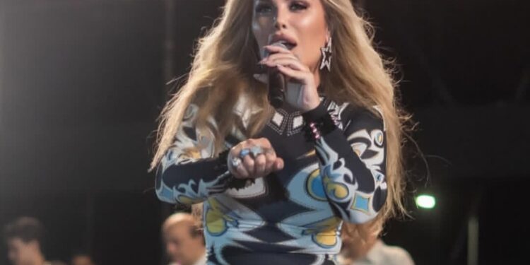 نيكول سابا تغني للجمهور المصري