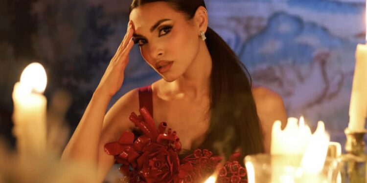 كارمن سليمان تغني “أصح غلطة”