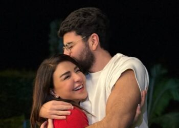 عناق الحب يوم الميلاد بين ماغي بوغصن وابنها