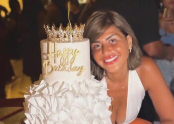 فستان أبيض لـ منة فضالي في عيد ميلادها