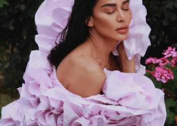 نادين الراسي وعيد ميلاد مليء بالورود