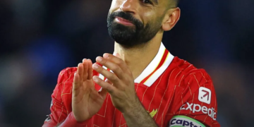 نجوم مصر يدعمون محمد صلاح