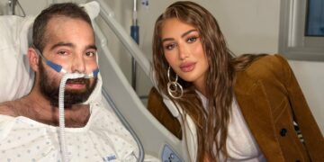 تامر حسني يقع في موقف محرج مع السفير الفرنسي