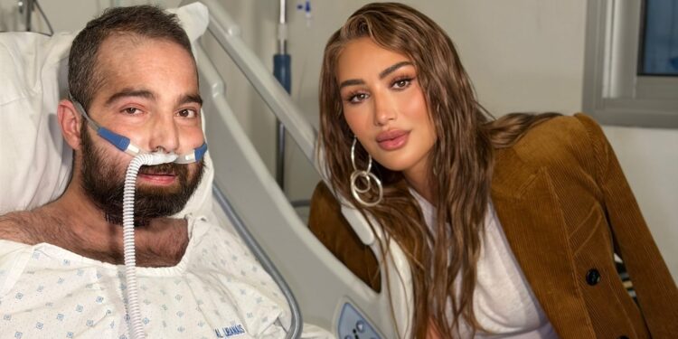 تامر حسني يقع في موقف محرج مع السفير الفرنسي