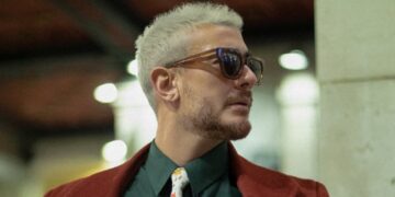 تامر حسني يقع في موقف محرج مع السفير الفرنسي