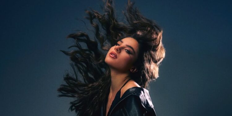 سيلين ديون تعود للمسرح