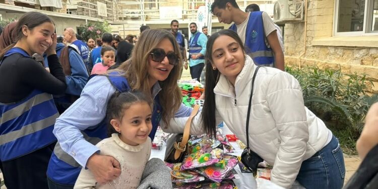 ليلى علوي في يوم إنساني مؤثر في مؤسسة راعي مصر
